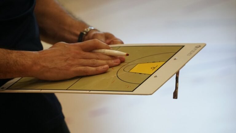 how to play basketball system